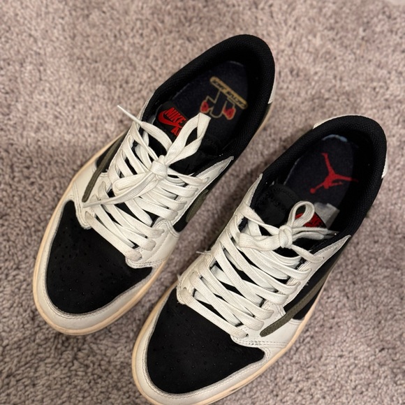 Travis Scott x Wmns Air Jordan 1
Retro Low OG SP 'Olive' - Picture 6 of 6